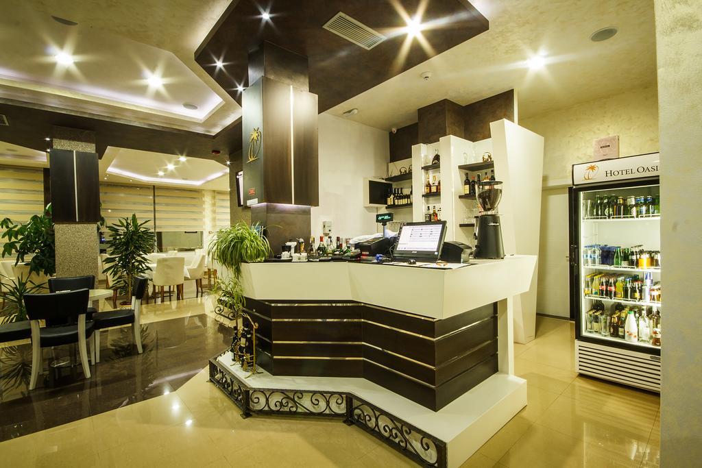 Hotel Oasis Podgorica Bagian luar foto