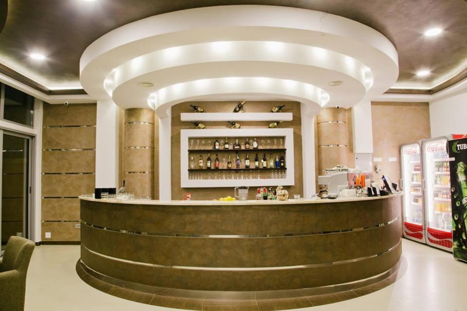 Hotel Oasis Podgorica Bagian luar foto