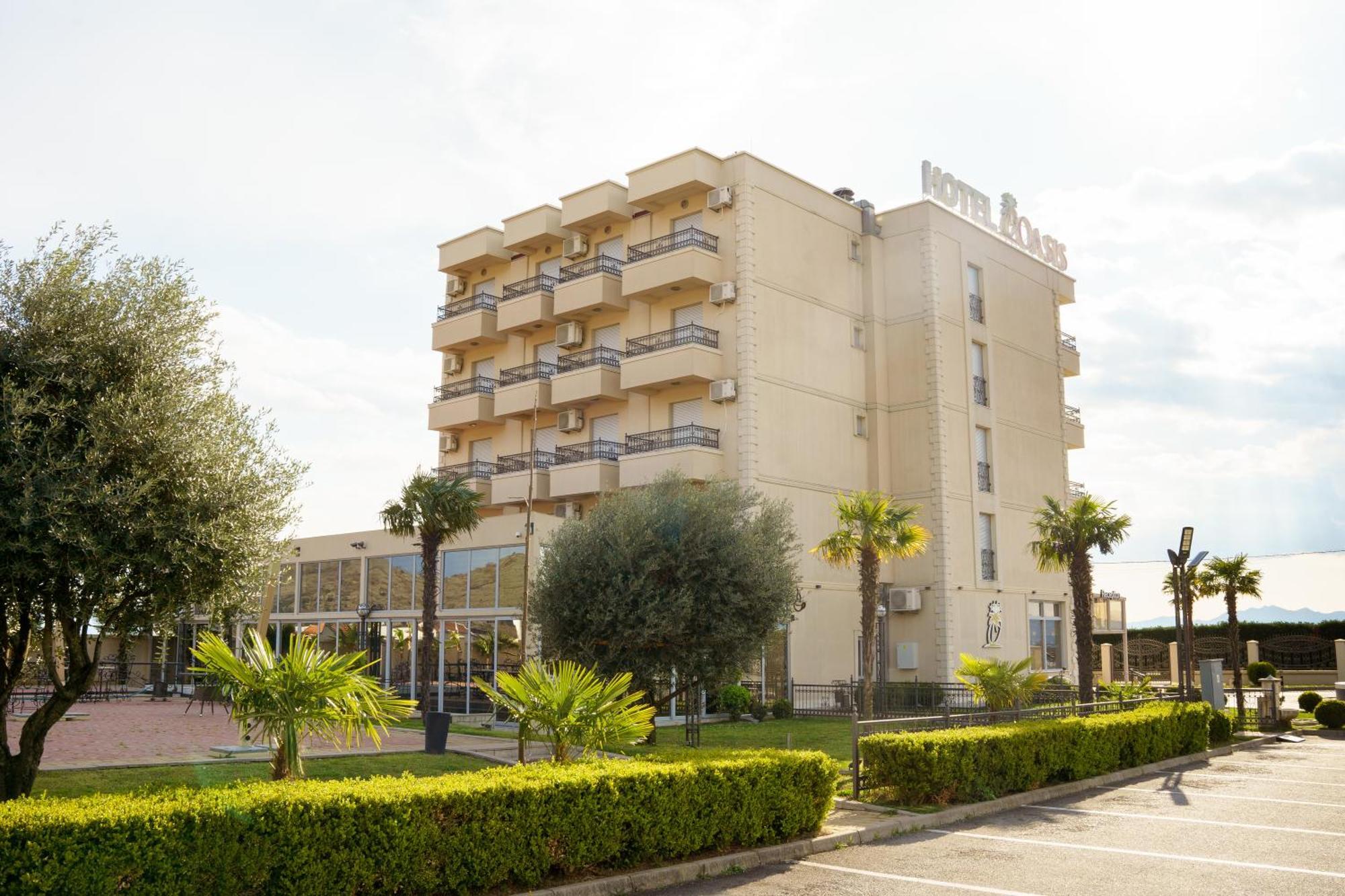 Hotel Oasis Podgorica Bagian luar foto