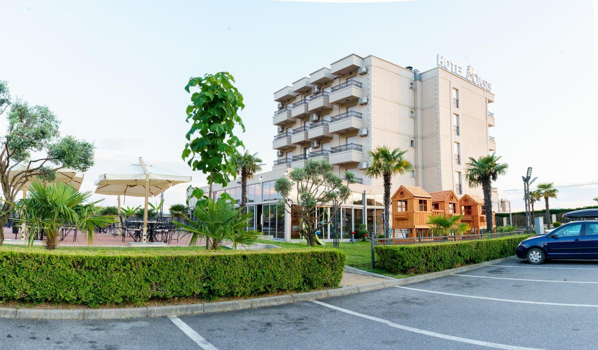 Hotel Oasis Podgorica Bagian luar foto