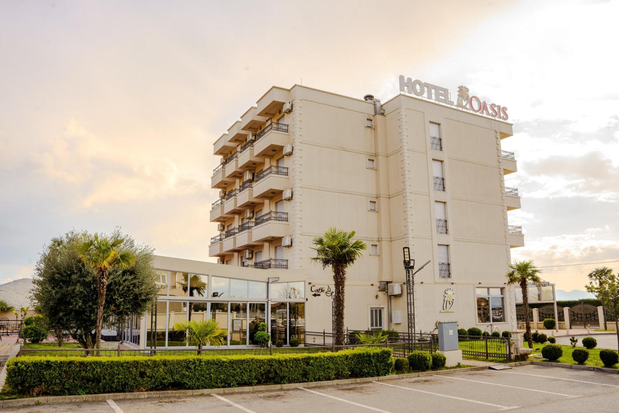 Hotel Oasis Podgorica Bagian luar foto
