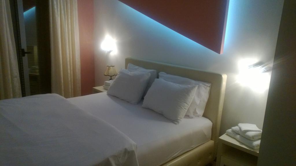 Hotel Oasis Podgorica Ruang foto