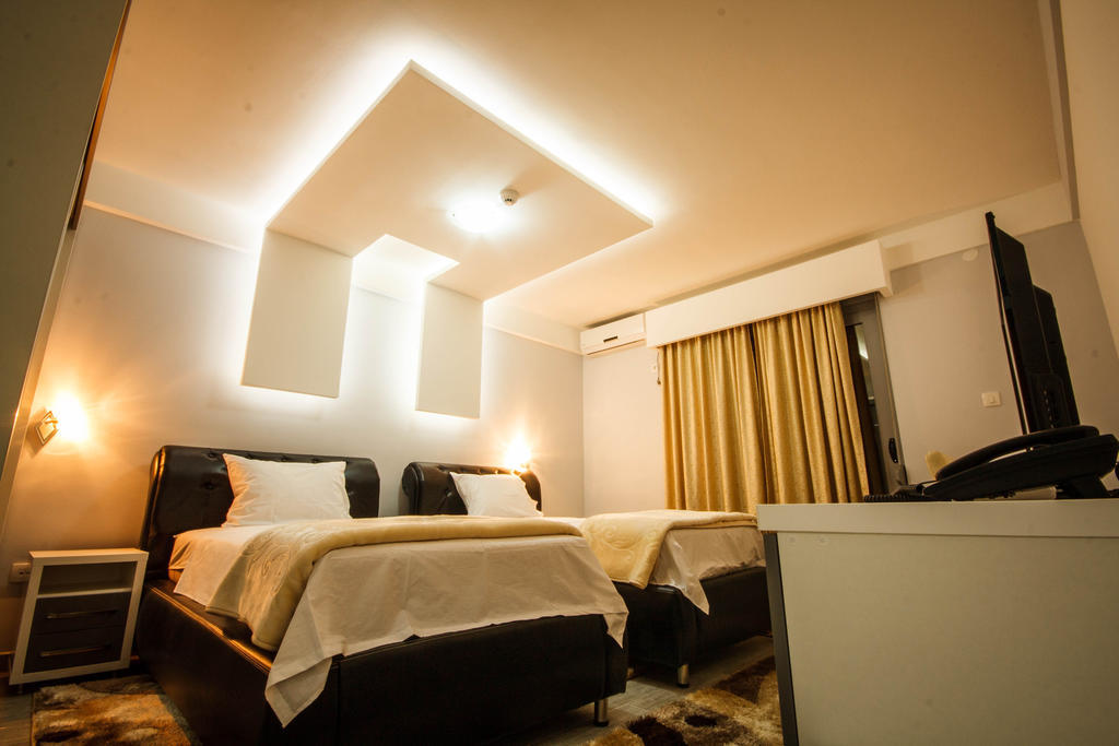 Hotel Oasis Podgorica Ruang foto