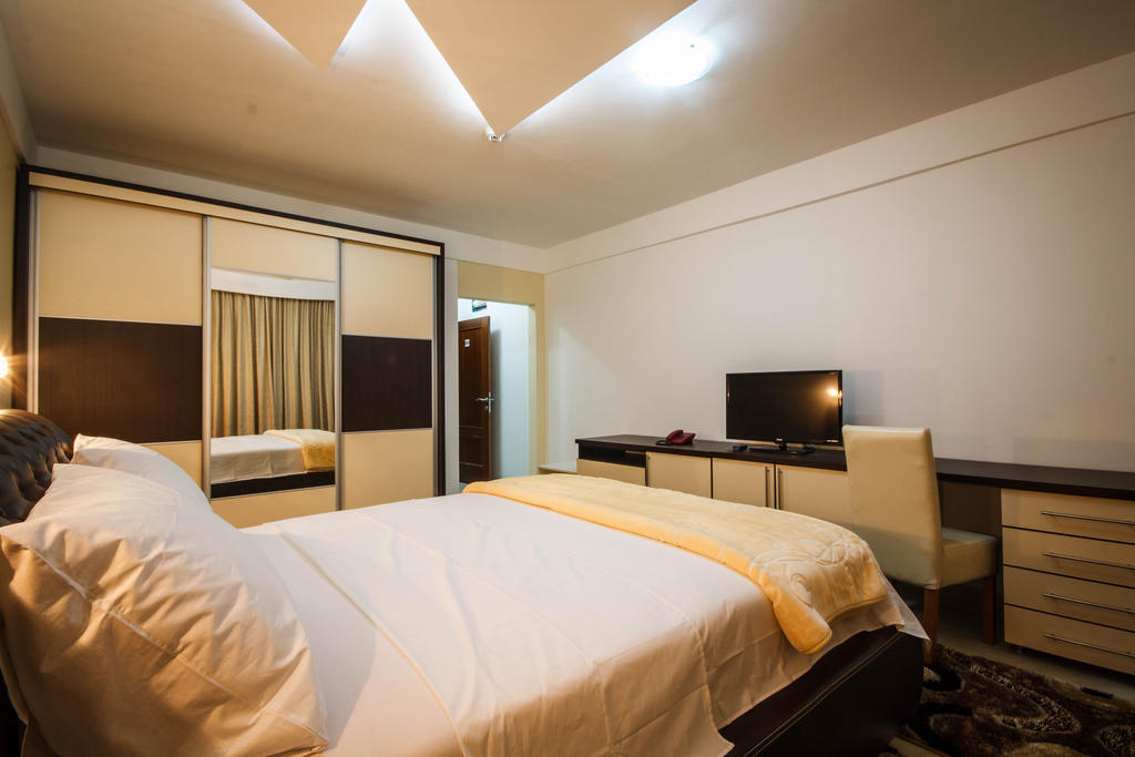 Hotel Oasis Podgorica Ruang foto