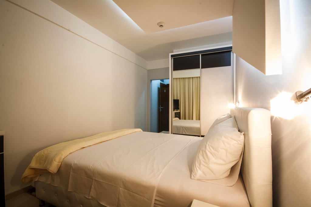 Hotel Oasis Podgorica Bagian luar foto